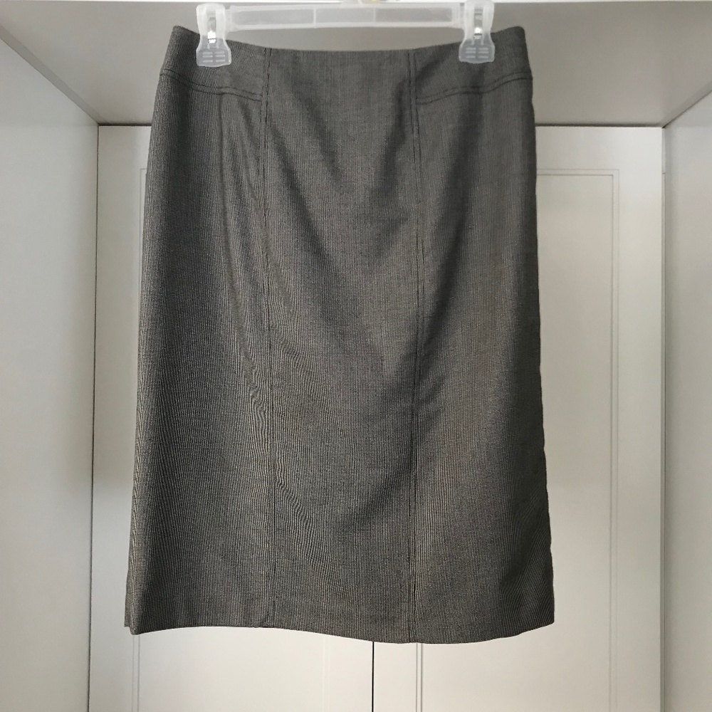 Peter Nygard Women’s 6 Petite Skirt